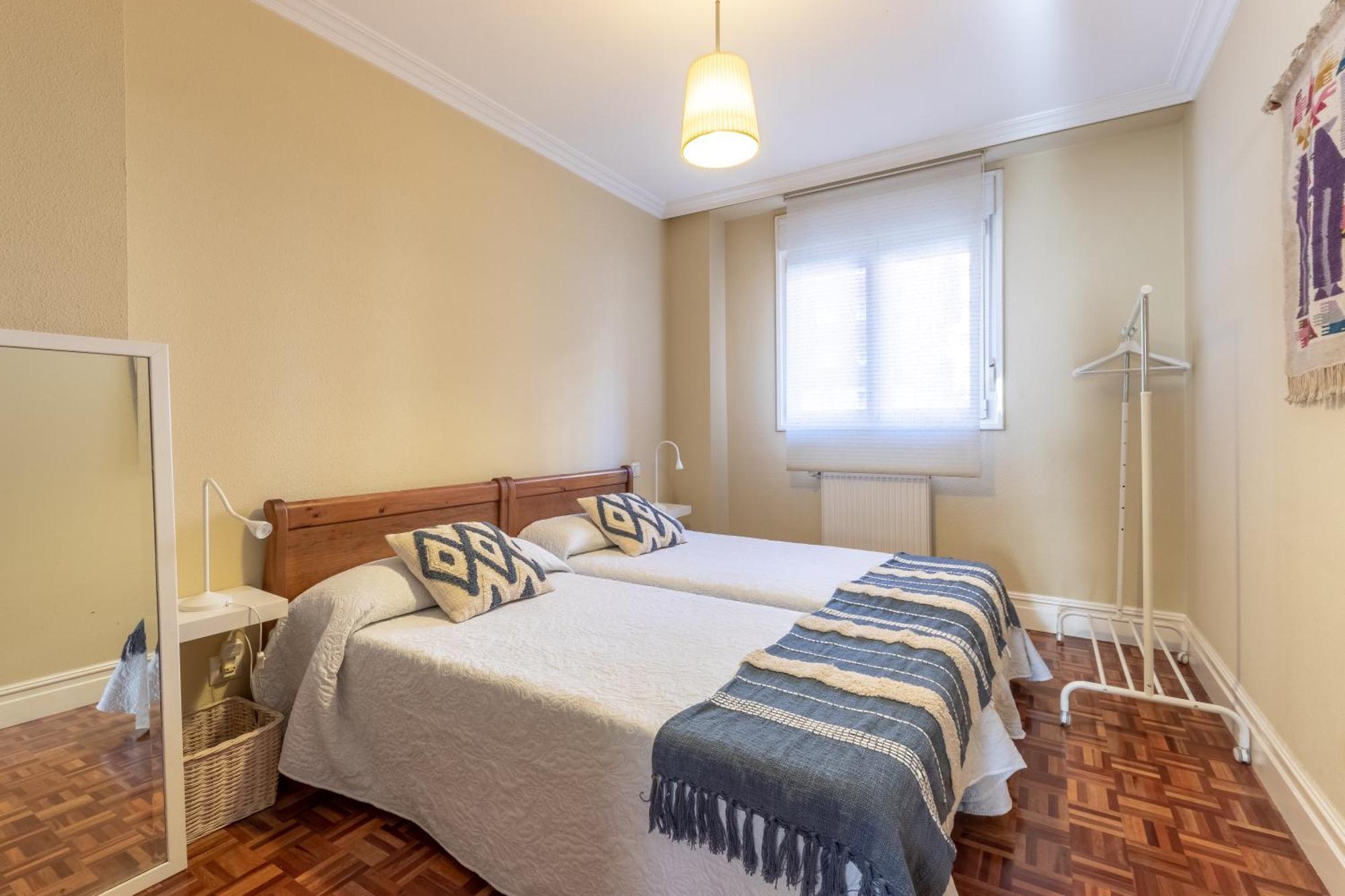 Grande Luminoso, Garaje, Arena, Casco Viejo Apartment Bilbao