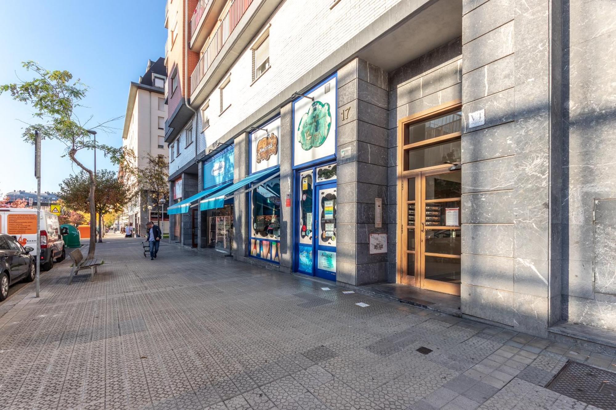 Apartment Grande Luminoso, Garaje, Arena, Casco Viejo Bilbao